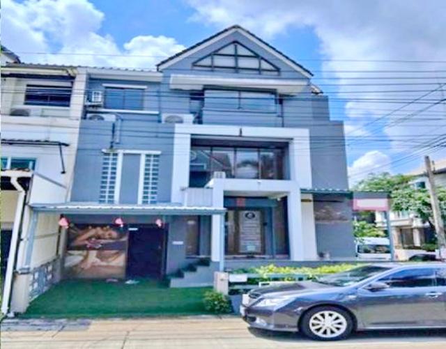 เหม่งจ๋าย MRT รามคำแหง 1.7 กม.ให้เช่าอาคาร 4ชั้น ศรีวรา หลังมุม 46ตร.วา. 556ตร.ม. ซ.ลาดพร้าว 92-96  รร. นานาชาติสิงคโปร์กรุงเทพ 400 ม.