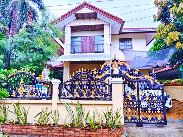 ให้เช่าบ้านเดี่ยว 2ชั้น บางบ่อ-คลองด่าน  ABACบางนา5.5 กม. 52ตร.วา. 202ตร.ม. 3แอร์ 3นอน 2น้ำ รพ. บางบ่อ 1กม. บางนาตราด ตลาด ใจโต 6.5 กม. 