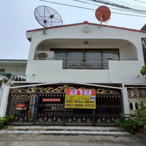 ขายทาวน์เฮ้าส์ 2 ชั้น 37 ตร.วา หน้าทะเลสาบ  หมู่บ้านเมืองทองธานี ซอย1   ถ.บอนด์สตรีท  ปากเกร็ด  นนทบุรี 