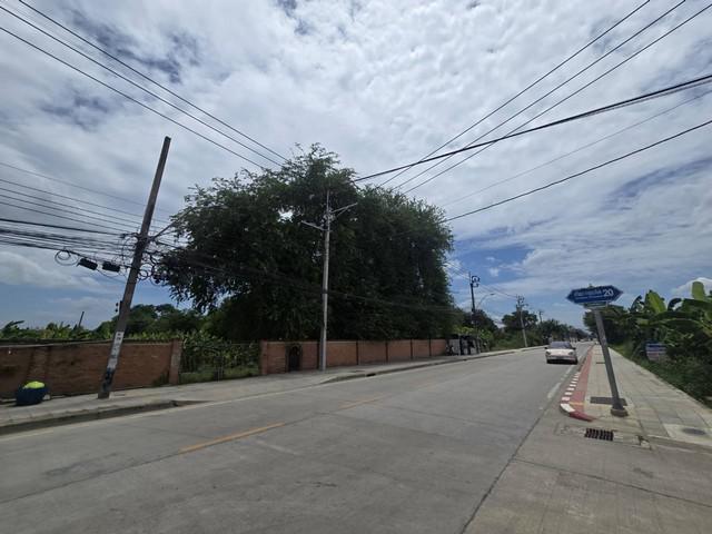 ขายที่ดิน 4-3-72 ไร่ ถนนทวีวัฒนา-กาญจนาภิเษก ที่ดินทำเลดี ด้านหน้าติดถนนใหญ่ ด้านหลังติดคลองทวีวัฒนา ใกล้มหาวิทยาลัยกรุงเทพธนบุรี