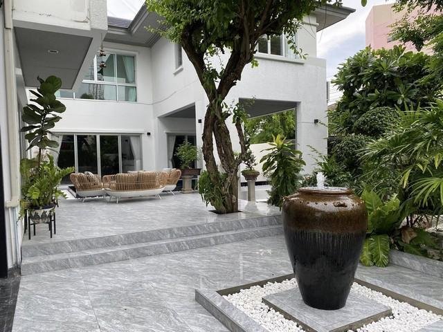 ให้เช่าบ้านเดี่ยว 2 ชั้น 134 ตรว. หมู่บ้านโนเบิลทารา พัฒนาการ มีสระว่ายน้ำส่วนตัว ใกล้ Airport Link หัวหมาก