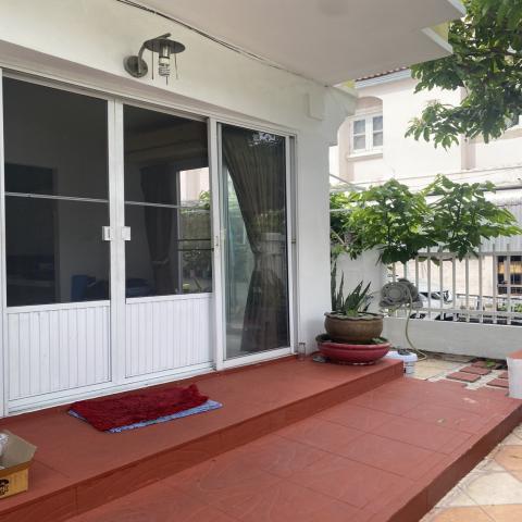 ขายทาวน์เฮ้าส์ หมู่บ้านนันทนาการ์เด้นท์ 1 ซอยท่าอิฐ นนทบุรี ใกล้ MRT สีม่วง