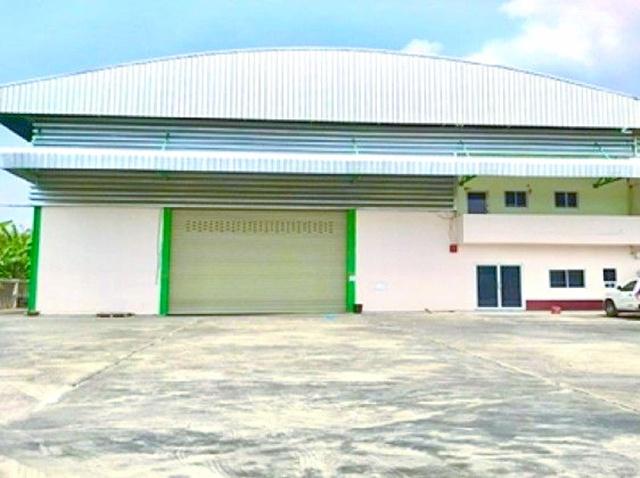 รร. ทานตะวันไตรภาษา ให้เช่าโกดัง โรงงาน สมุทรสาคร ติดถนนเอกชัย 1,202ตร.ม.302ตร.วา. 3 นอน ตลาดนัดโพธิ์แจ้ 1.5 กม. สนามกอล์ฟเอกชัย 1 กม. 