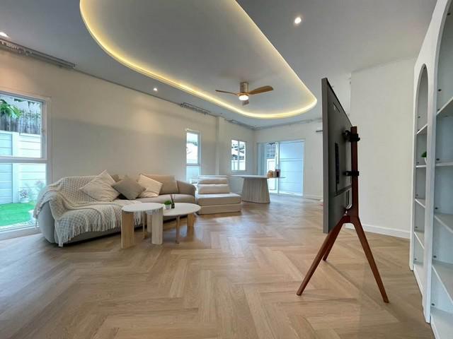 P1011 ให้เช่า ทาวน์โฮม โครงการ ลุมพินี ทาวน์ เพลส รัชโยธิน – เสนา ให้เช่า 110,000 บาท/เดือน