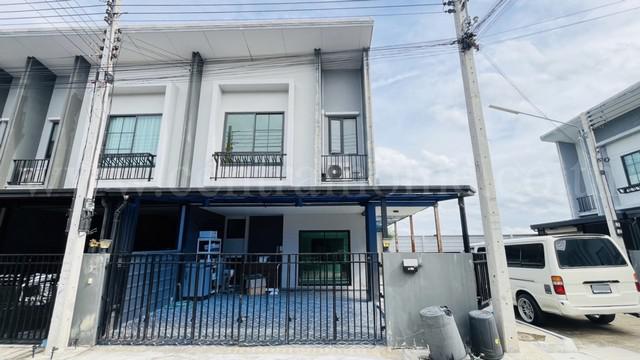 ทาวน์โฮม บริทาเนีย วงแหวน - จตุโชติ หลังมุม ถนนหทัยราษฎร์ 