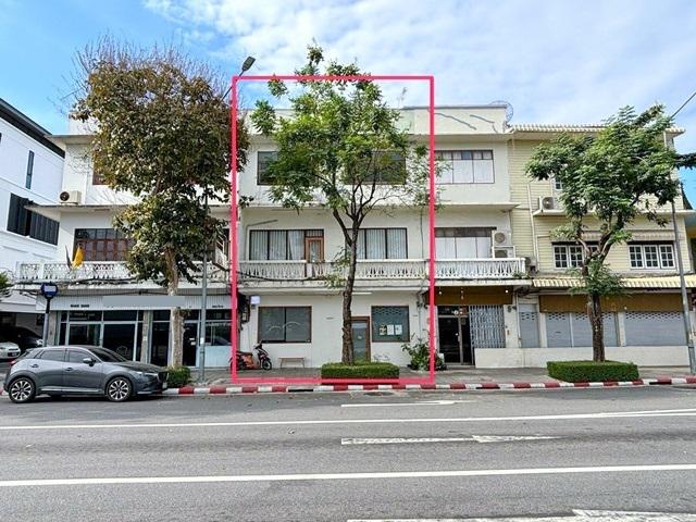 ตลาดประตูน้ำ 3.5 กม 4นอน รร.ราชวินิต มัธยม 200 ม. BTS ราชเทวี 1.75กม. ให้เช่าอาคารพาณิชย์ 3 ชั้น 2 คูหาติดกัน 437ตร.ม. 37 ตร.วา. 