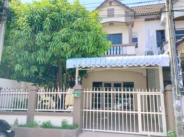 วัดศรีประวัติ500 ม. ไทวัสดุ บางใหญ่ 700 ม. ถ.สาย2 ให้เช่าทาวน์เฮาส์ 2 ชั้น  34ตร.วา. 3 นอน ตลาดพระเงิน 2.8 กม. วัดศรีเรืองบุญ 850ม. 