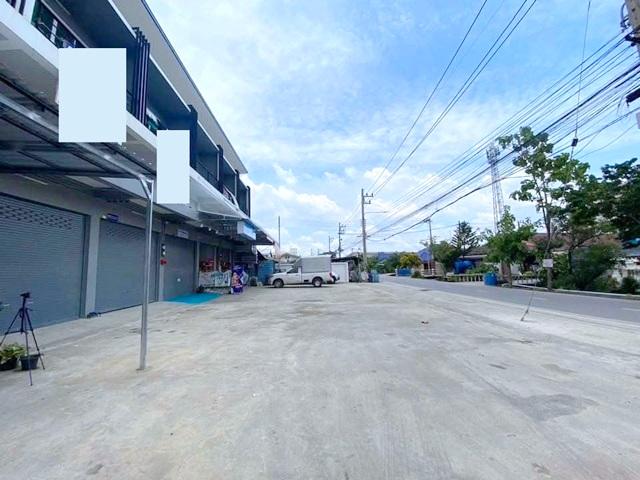 ขาย-เช่าอาคารพาณิชย์ 2 ชั้นครึ่ง รร.ทานตะวันไตรภาษา 4.1 กม.ตลาดแครายพลาซ่า 700 ม.18 ตร.วา. 160 ตร.ม.