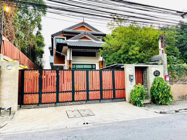 ขายที่ดินพร้อม Hostel พร้อมกิจการ สามารถดำเนินกิจการได้ทันที ใกล้วัดพระสิงห์ เชียงใหม่