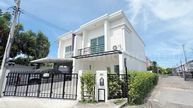 ลดราคา ทาวน์โฮม พฤกษาทาวน์ เน็กซ์ ติวานนท์ - พระราม 5 หลังมุม 