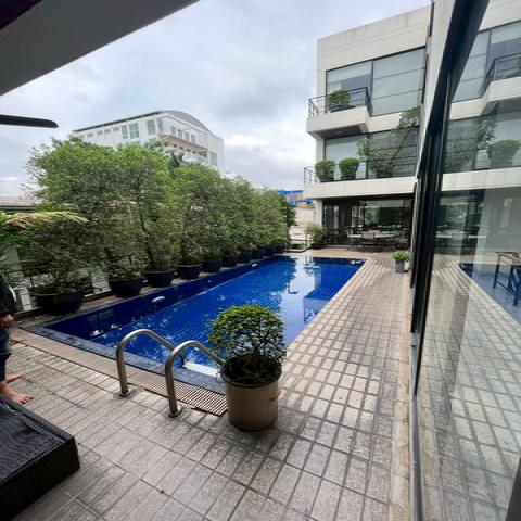 ให้เช่าสำนักงาน4ชั้นย่านอารีย์ 750ตร.ม.พร้อมสระว่ายน้ำส่วนตัวใกล้BTSอารีย์ เหมาะสำหรับครอบครัวใหญ่ หรือโฮมออฟฟิศ