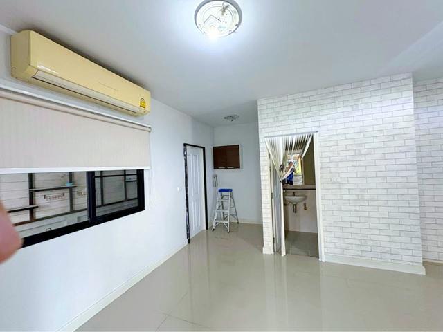 โลตัส บางกรวย-ไทรน้อย 1.8 กม. MRT คลองบางไผ่ 4.4 กม.ให้เช่าทาวน์เฮ้าส์  2  ชั้น  26 ตร.วา.