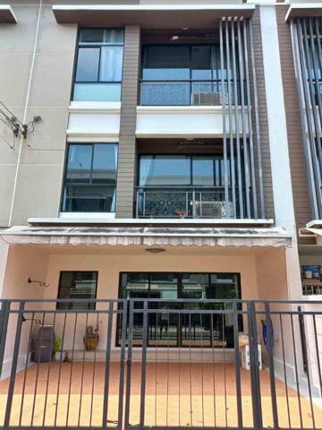 P1047 ให้เช่าทาวน์โฮม 3ชั้น โครงการ บ้านกลางเมือง นวมินทร์ 42 BAAN KLANG MUANG NAWAMIN 42 เดินทางสะดวก เหมาะอยู่อาศัย