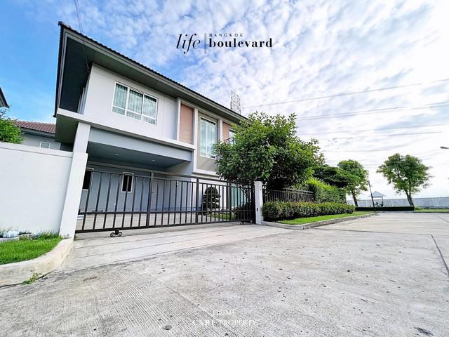 ให้เช่าบ้านเดี่ยว 2 ชั้นหลังมุม 68.5 ตรว. 5 ห้องนอน โครงการไลฟ์ บางกอก บูเลอวาร์ด รังสิต Life Bangkok Boulevard Rangsit ขนาดใหญ่สุดในโครงการ