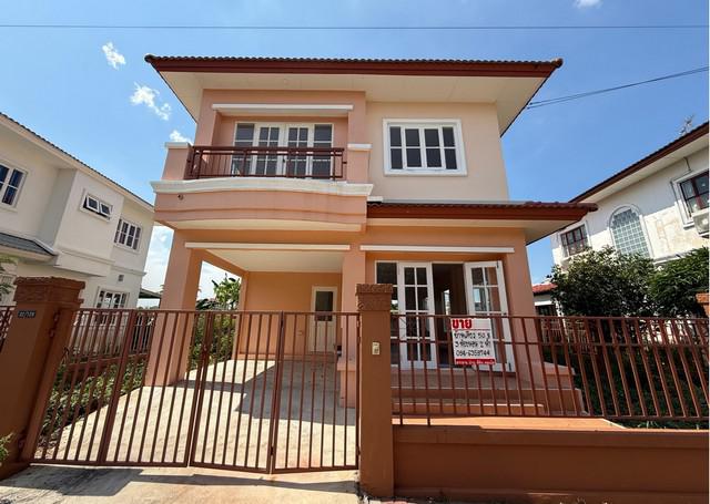 ขายบ้านเดี่ยว หมู่บ้านปาริชาติ  รังสิต คลอง 4   บ้านอยู่ในการรีโนเวททั้งหลัง โครงสร้างแน่น