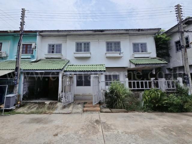 ลดราคา ทาวน์เฮ้าส์ บ้านนริศรา รังสิต - คลอง 11 ตีทะลุ 2 หลังใหญ่ ขายแยกได้ 850,000 บาท/ต่อหลัง