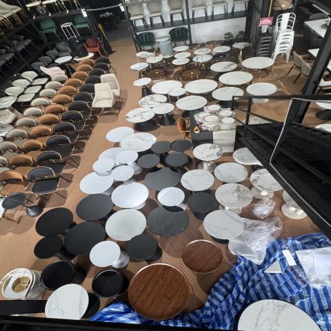 SALE โล๊ะ สินค้า มีมากกว่า 1,000 รายการ โกดัง นวลจันทร์ 56 โต๊ะ เก้าอี้ เก้าอี้กินข้าว เก้าอี้ตกเเต่งคลินิก