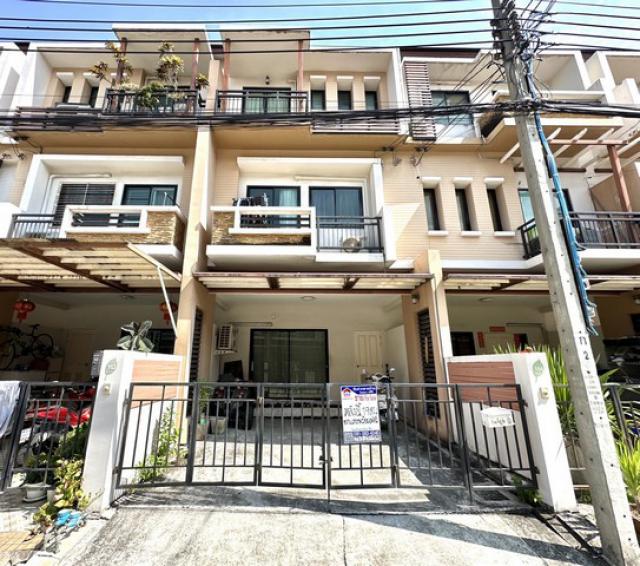 Townhome - 3 BEDROOM 19 SQ.WA 0 Ngan 0 ไร่ 4300000 บาท. ใกล้ thenineพระราม9 ราคานี้ดีสุดในย่าน กรุงเทพ