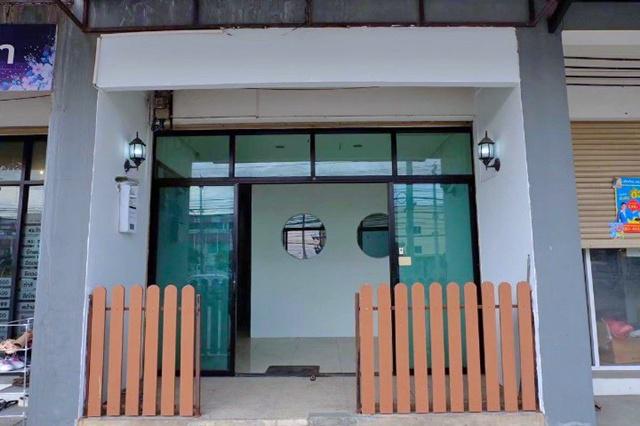 อาคารพาณิชย์ 4ชั้น 23 ตร.วา.หน้านิคม ตลาดนครฉลองกรุง500ม. รร.วัดทิพพาวาส 1กม. 370 ตร.ม.  ติดถนนใหญ่  ม.เจ้าคุณทหารลาดกระบัง 3.8 กม.4 นอน 