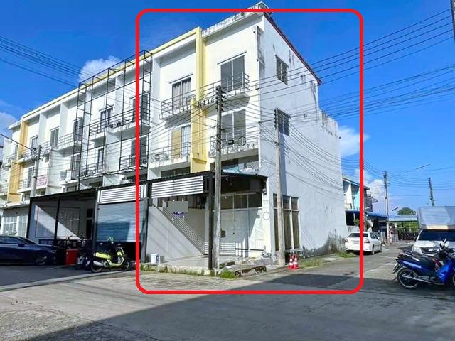 รพ.ธัญบุรี 1.9กม.  ให้เช่าอาคาร 3 ชั้นมีชั้นลอย ห้องริม 2-3นอน ดูโฮม รังสิต-คลอง6 800 ม. 3 น้ำ ม.อีสเทิร์นเอเชีย 2.7 กม. BTS คูคต 