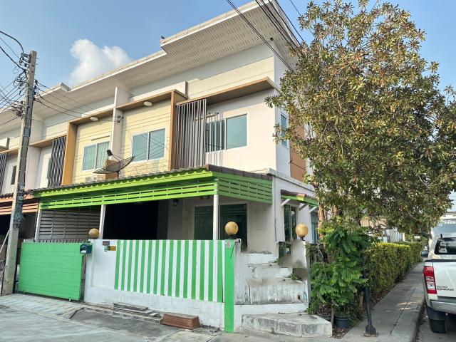 ขายทาวน์เฮ้าส์มือสอง อำเภอบางบัวทอง จังหวัดนนทบุรี  โครงการ เดอะโมดิช บางบัวทอง