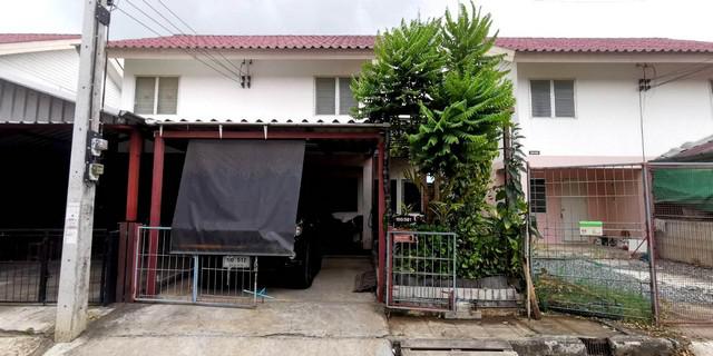 ทาวน์เฮาส์ เอื้ออาทรบ้านสร้าง เฟส 1 area 21 ตาราง.วา 990000 thb ใกล้ ใกล้โรงเรียนอนุบาลเทศบาลตำบลบ้านสร้าง ใกล้โรงพยาบาลราชธานีโรจนะ ใกล้โรงเรียนวัดบ้านสร้าง โลตัสโรจนะ เมกาโฮมโรจนะ ใกล้ถนนคนเดินเทศบาลตำบลบ้านสร้าง (ทาวน์เฮ้าส์มือสอง) ทำเลดีเยี่ยมๆ