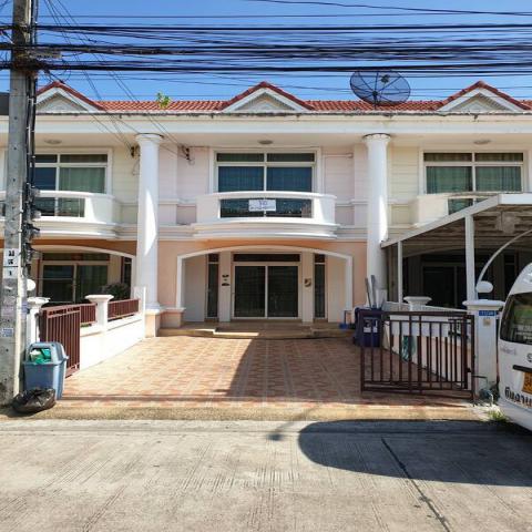ขาย ทาวน์โฮม 2 ชั้นหมู่บ้านนิรันดร์สิริ3 ขนาดพื้นที่ 31.1ตารางวา  พท.ใช้สอย120ตรม.3ห้องนอน2ห้องนอน จอดรถในบ้าน1คัน หน้าบ้าน1คัน