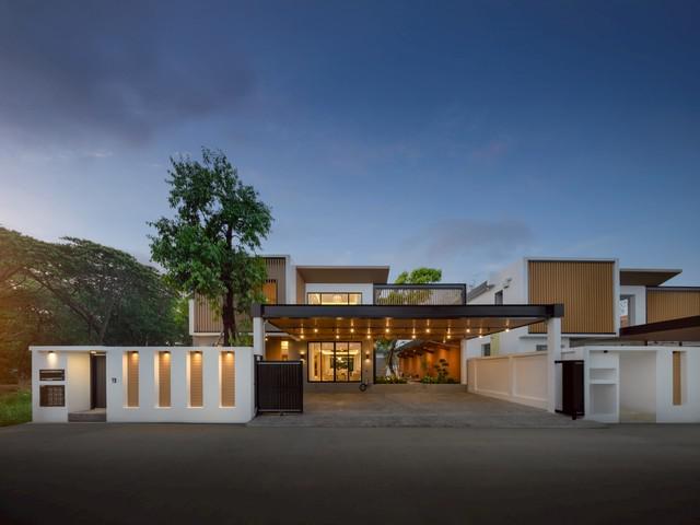 ขายบ้านหรูสไตล์โมเดิร์น ตกแต่งครบ พร้อมอยู่ ทำเลเมืองเชียงใหม่