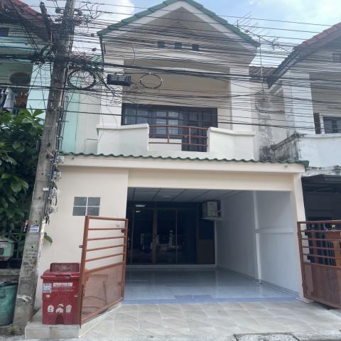 ขายทาวน์เฮ้าส์ 2 ชั้น บ้านเลิศอุบล ซอยพระยาสุเรนทร์44 ถนนรามอินทรา