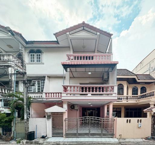 ขายทาวน์โฮม 3 ชั้น หมู่บ้านอิ่มอัมพร 1 ขนาด 28.2 ตร.ว. 350 ตร.ม พร้อม Built-in ซอยจรัญฯ 13 (แยกพาณิชธน 9) ใกล้ MRT บางขุนนนท์