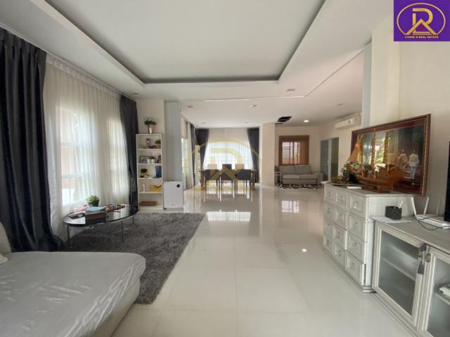 ให้เช่าบ้านเดี่ยว2ชั้น โครงการสวย หมู่บ้านแกรนด์มณีรินทร์ สามมุข-บางแสน ใกล้หาดบางแสน ต.แสนสุข อ.เมืองชลบุรี จ.ชลบุรี