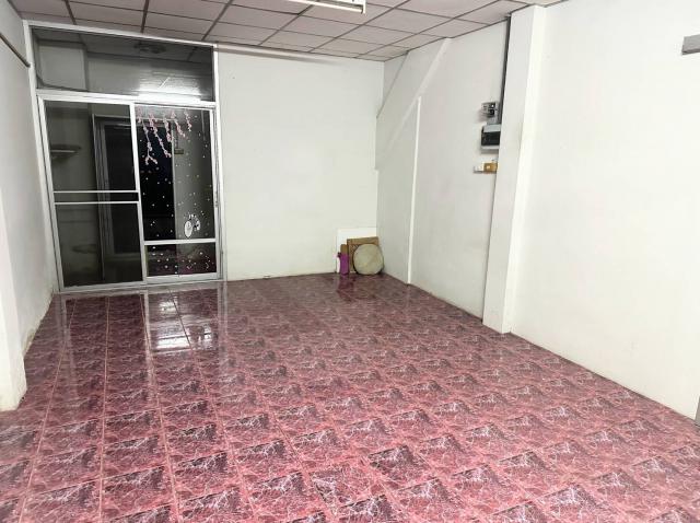 ***ลดราคาพิเศษ*** ขายที่ดินทำเลทอง  อาคารพาณิชย์2 คูหา ติดถนนใหญ่สุขุมวิท ใกล้ซอยทองหล่อและใกล้BTS ทองหล่อ เพียง200เมตร