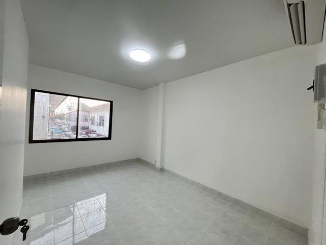 ขายบ้านหมู่บ้านเทพารักษ์25 ซอยคิงคอง  ตำบล บางเพรียง อำเภอบางบ่อ จังหวัด สมุทรปราการ 