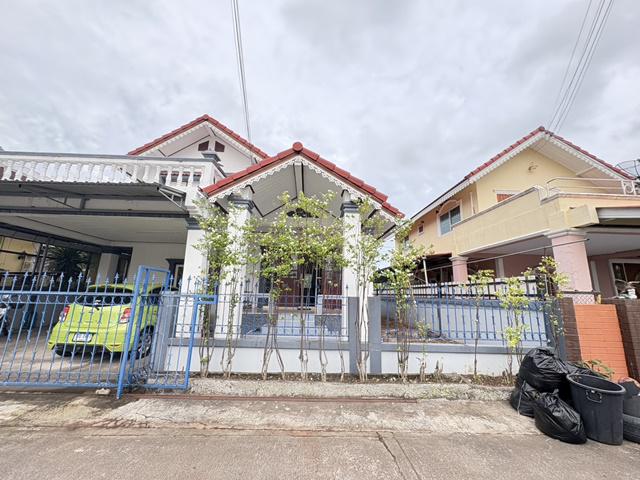 เซ็นทรัลพลาซ่า หาดแสงจันทร์ 4 kmคฤหาสน์ จอดรถได้2-3คัน  54ตรว. 250ตรม..บิ๊กซี แหลมทอง ทับมา เมืองระยอง ให้เช่าบ้านเดี่ยว