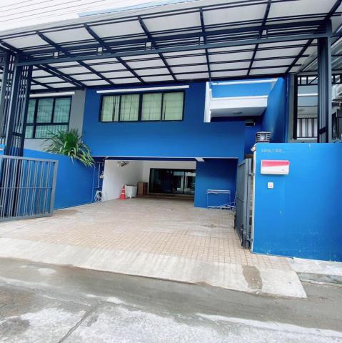 ให้เช่าทาวน์โฮม 3 ชั้น 4 ห้องนอน ย่านลาดพร้าววังหิน ซอยลาดพร้าว 41 พร้อมเฟอร์นิเจอร์ ** จดทะเบียนบริษัทได้