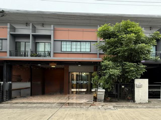 ราคาดีที่สุด! ทาวน์โฮมแบรนด์ดัง สิริเพลส นวนคร ทำเลดี เดินทางสะดวก เข้า-ออกได้หลายเส้นทาง บ้านสภาพดีเจ้าของอยู่เอง เข้าอยู่ได้เลย