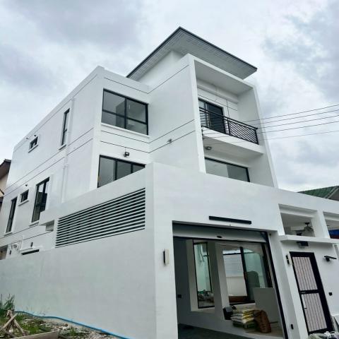 บ้านเดี่ยวสร้างใหม่ 3 ชั้น310 ตร.ม. | 5 ห้องนอน Town in Town (เลียบด่วน)