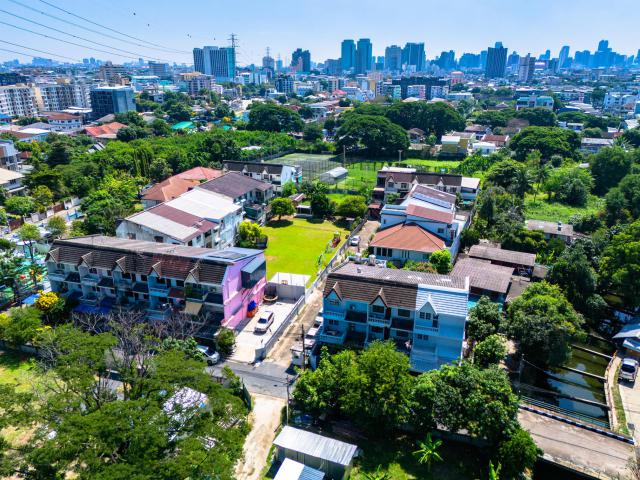 ขายที่ดินแปลงสวยทำเลดี ใจกลางเมืองลาดพร้าว 18 เขตจตุจักร กรุงเทพ (เจ้าของขายเอง)