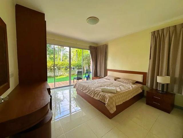 สนามบินภูเก็ต 1.7 กม. ตลาดนัดในยาง 1.8 กม. ให้เช่าบ้านเดี่ยวชั้นเดียวหรูหรา 50ตร.วา. 200 ตร.ม. พร้อมเฟอร์  2นอน 1น้ำ 