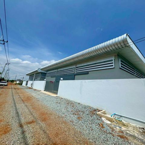 ซีเจ เอื้ออาทรสันติสุข 450 ม.ให้เช่าโกดัง 260 ตร.ม.66 ตร.วา.ไฟฟ้า 3 เฟสหนองจอก ใหม่ รร.วัดบึงทองหลาง 1.1 กม.  บิ๊กซี หนองจอก 2.8 กม.